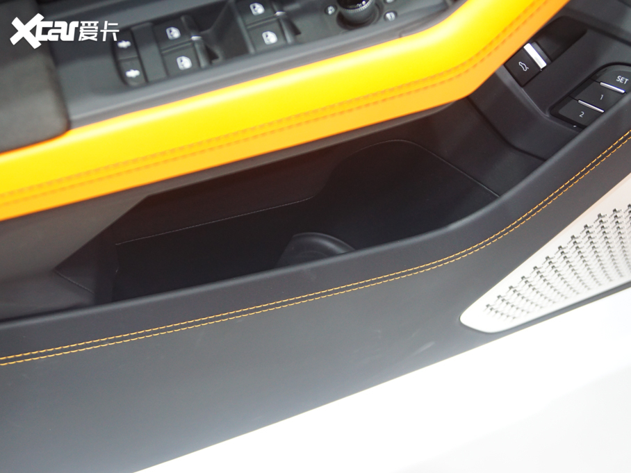 2021Urus Pearl Capsule