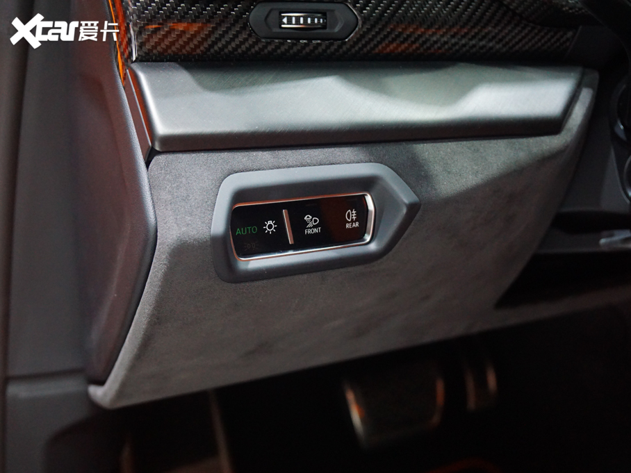 2021Urus Pearl Capsule