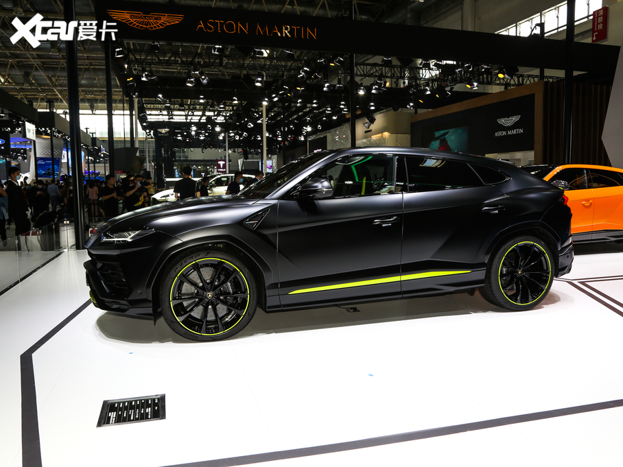 2021Urus Pearl Capsule