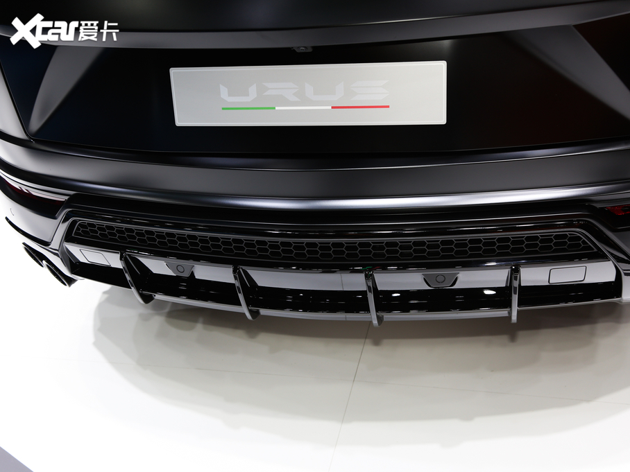 2021Urus Pearl Capsule