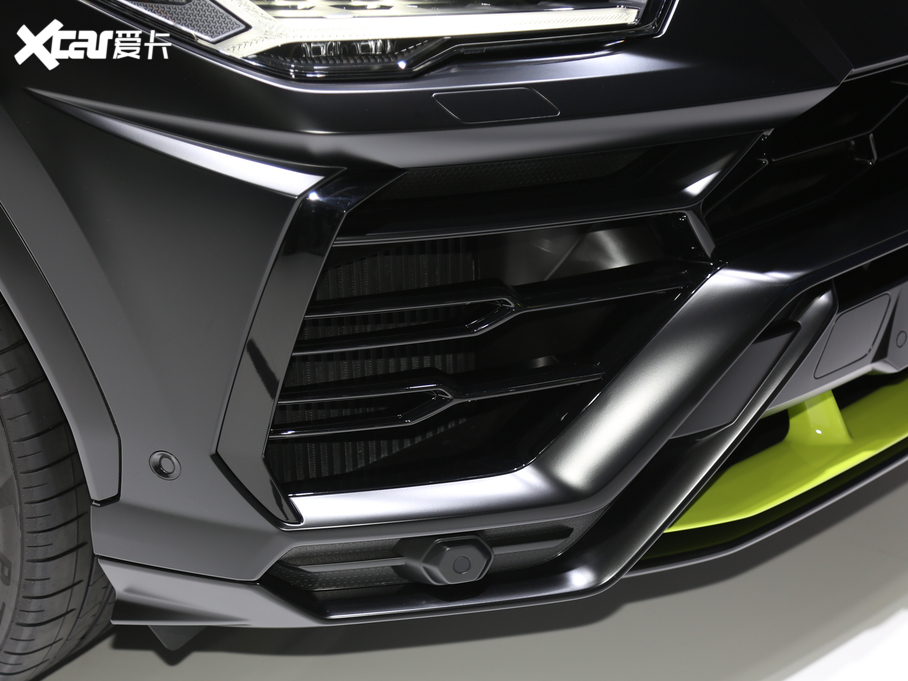 2021Urus Pearl Capsule