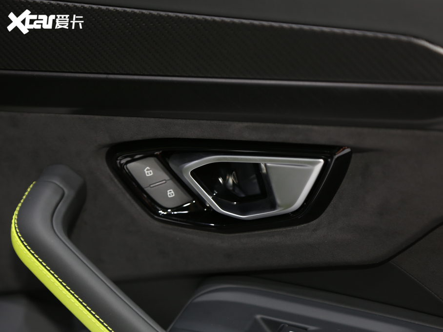 2021Urus Pearl Capsule