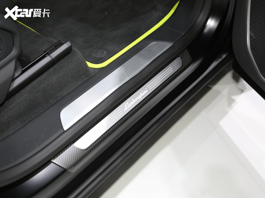 2021Urus Pearl Capsule