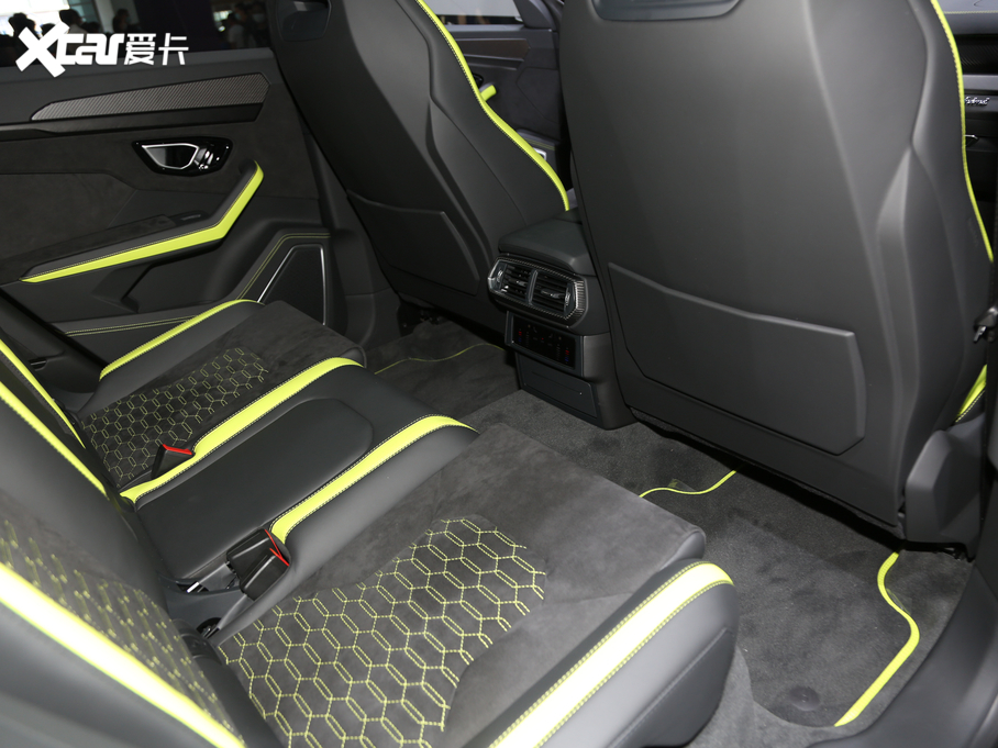 2021Urus Pearl Capsule