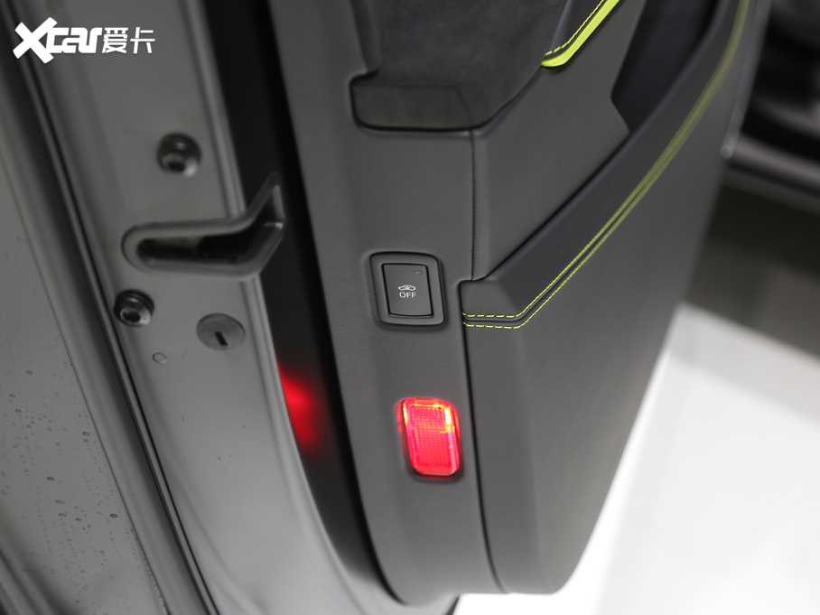 2021��Urus Pearl Capsule