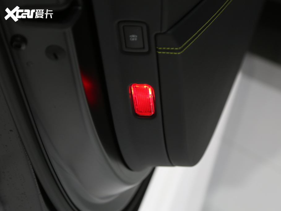 2021Urus Pearl Capsule