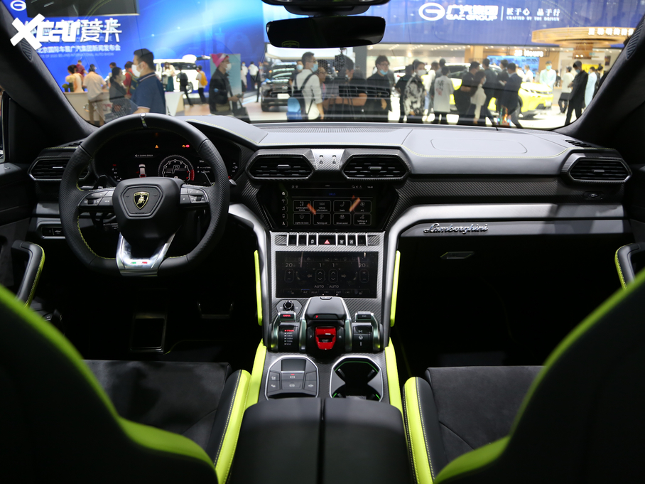 2021Urus Pearl Capsule