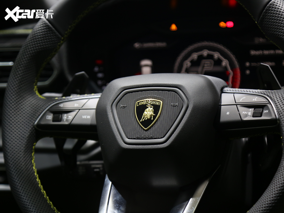 2021Urus Pearl Capsule