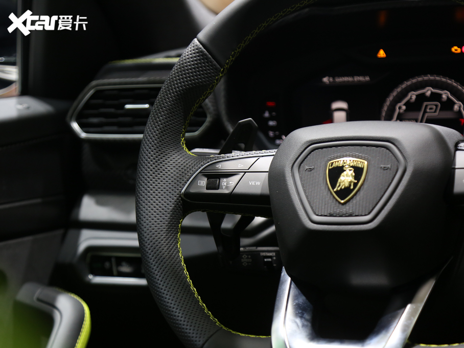 2021Urus Pearl Capsule