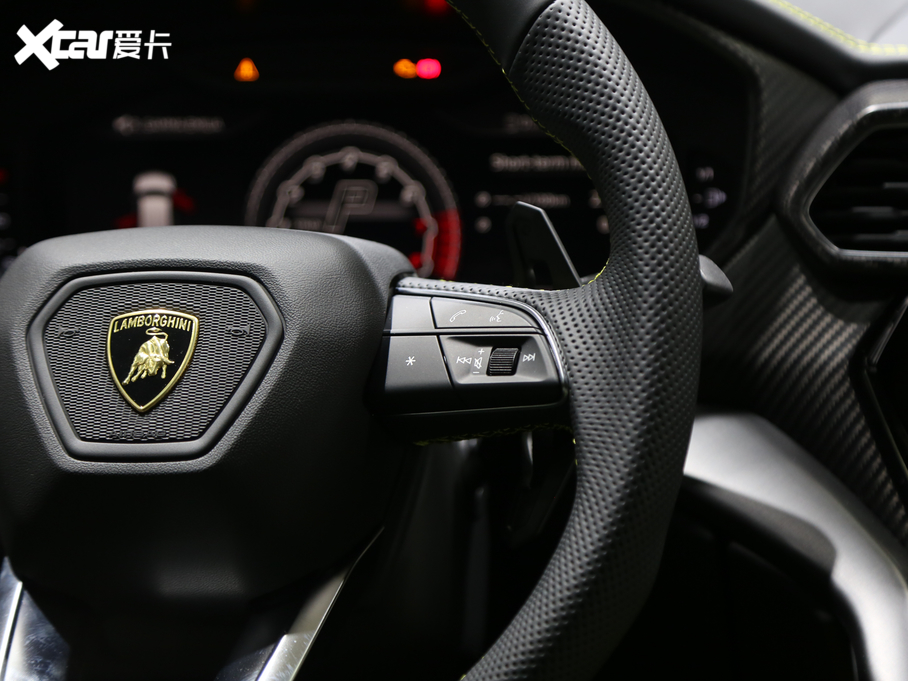 2021Urus Pearl Capsule