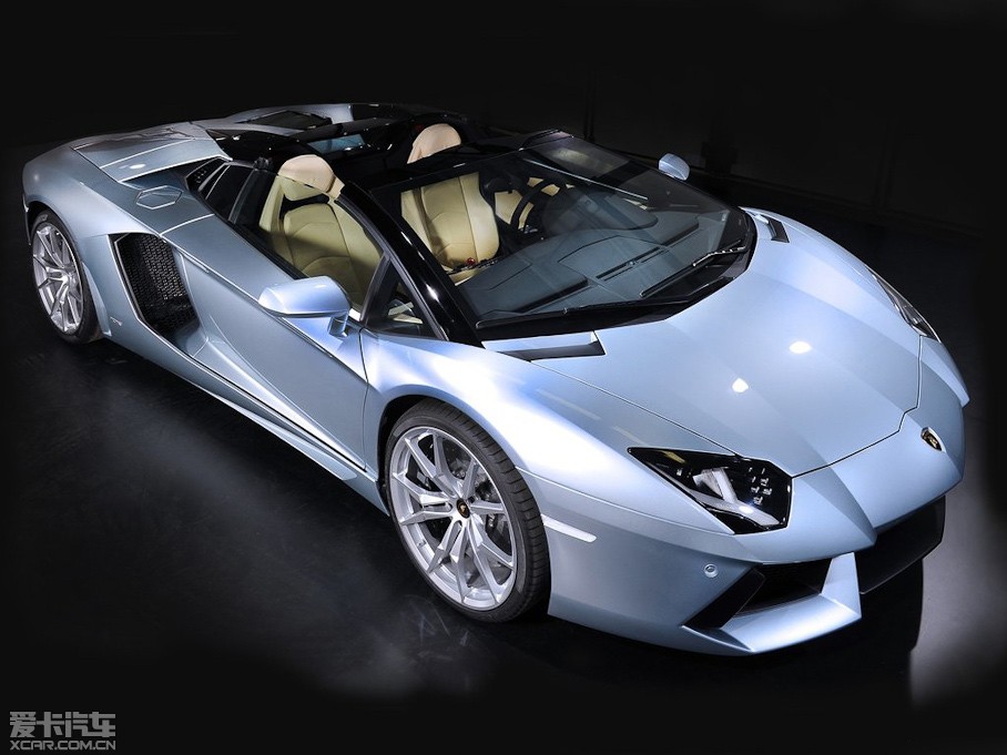 2013A(y)ventador LP 700-4 Roadster