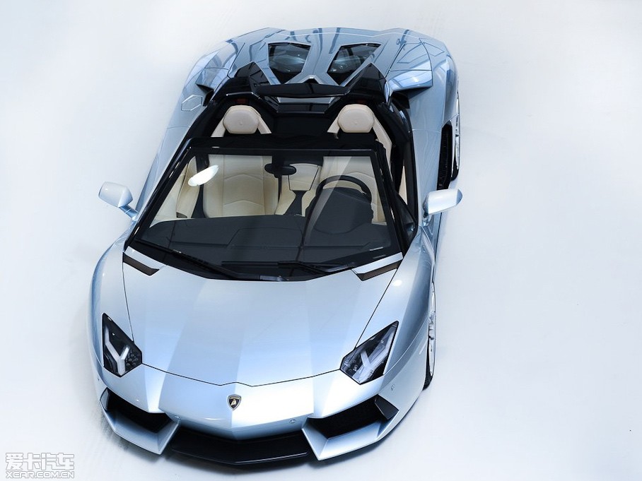 2013A(y)ventador LP 700-4 Roadster