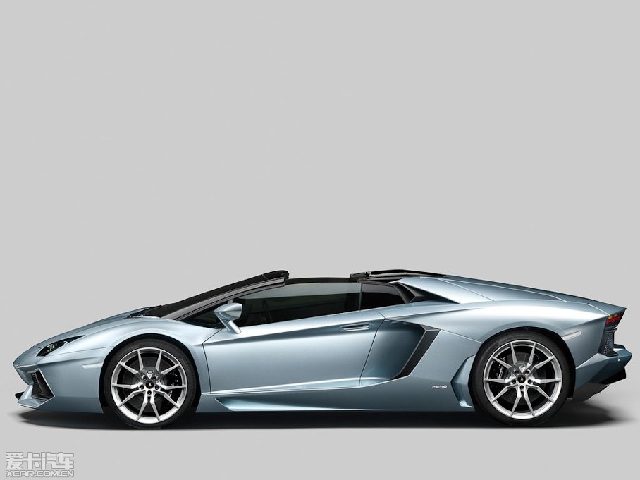 2013A(y)ventador LP 700-4 Roadster