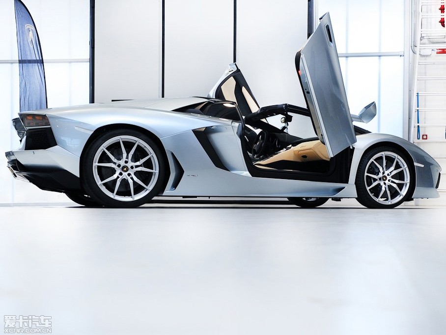 2013Aventador LP 700-4 Roadster