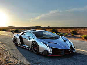 2013LP750-4 w^