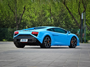 2013LP 560-4 w^