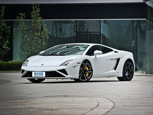 2013LP 560-4 w^