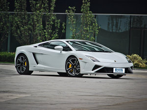 2013LP 560-4 w^