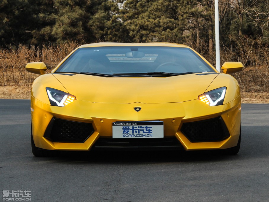 2011A(y)ventador LP 700-4