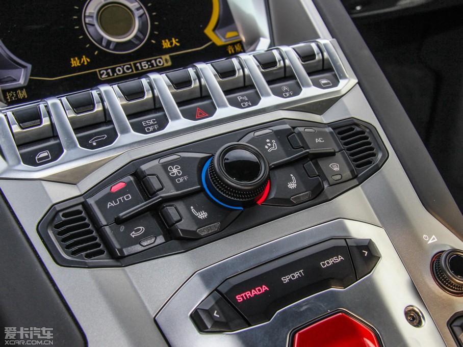 2011A(y)ventador LP 700-4