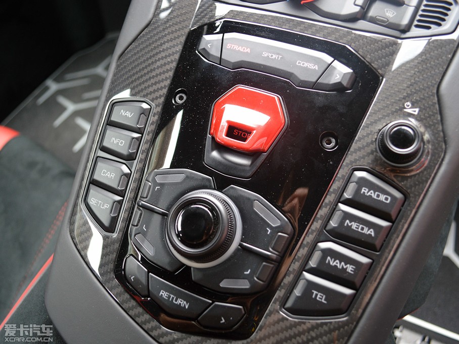 2015A(y)ventador LP 750-4 Superveloce