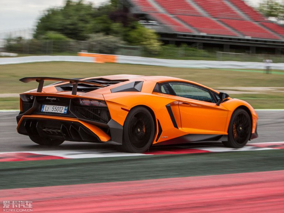 2015A(y)ventador LP 750-4 Superveloce