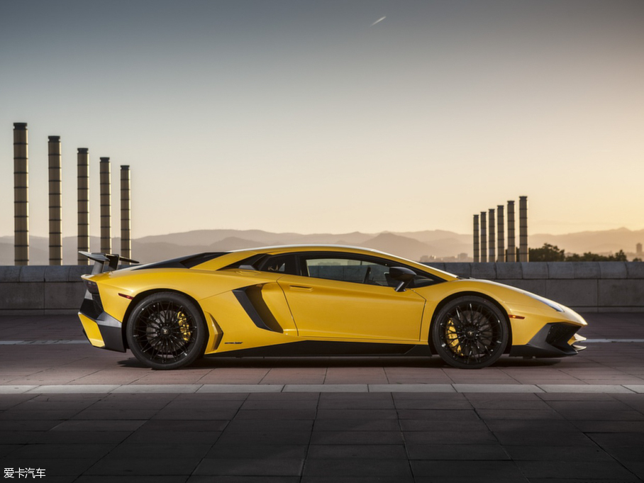 2015A(y)ventador LP 750-4 Superveloce