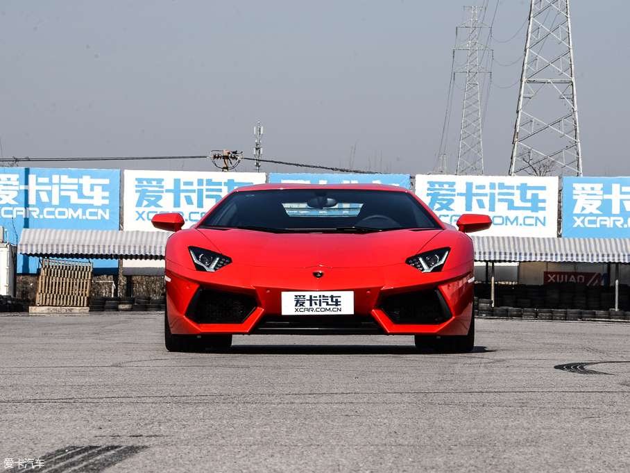 2011A(y)ventador LP 700-4