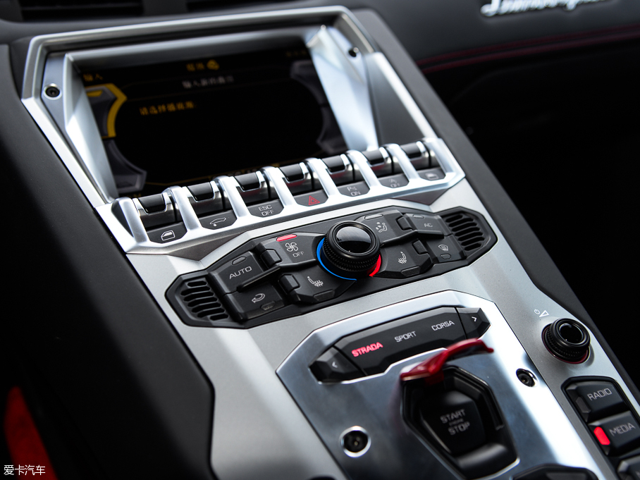 2011A(y)ventador LP 700-4