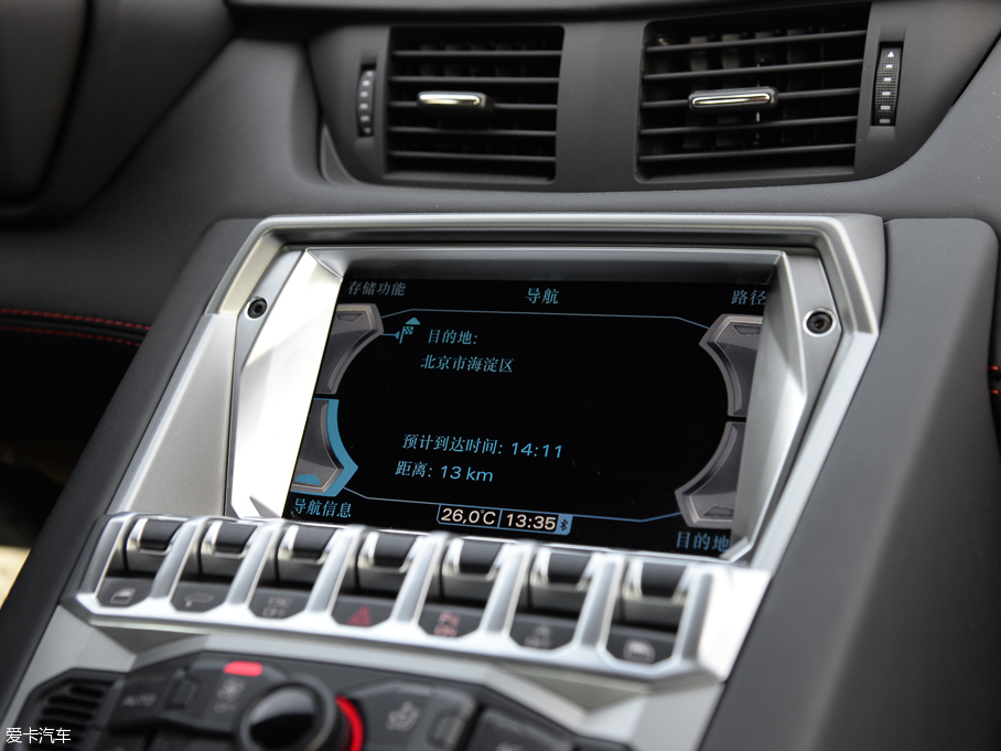 2011A(y)ventador LP 700-4