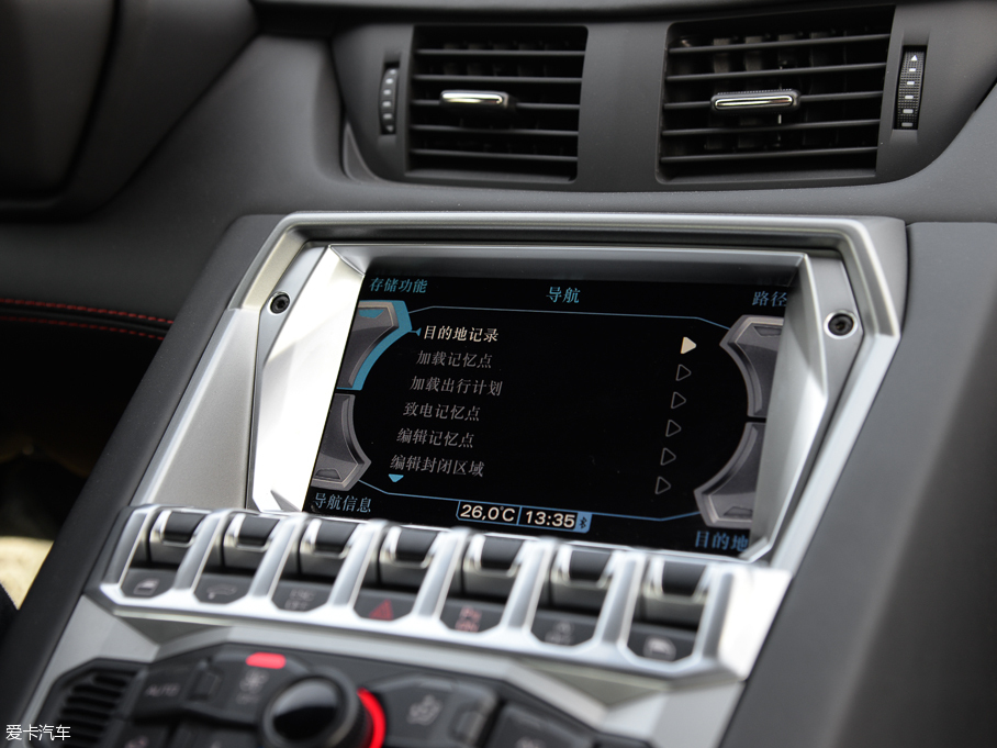 2011A(y)ventador LP 700-4