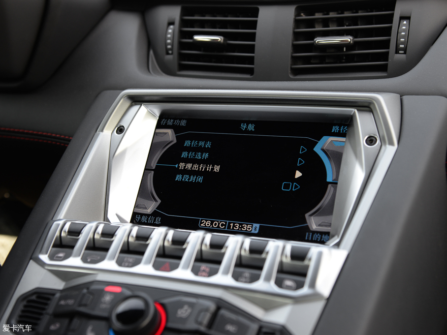 2011A(y)ventador LP 700-4