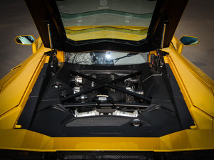 2011款LP 700-4 发动机