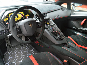 2015款LP 750-4 Superveloce 中控区