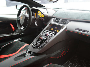 2015款LP 750-4 Superveloce 中控区