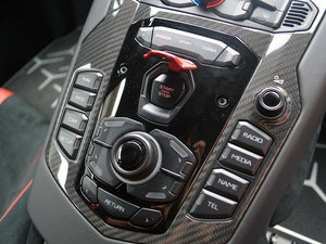 2015款LP 750-4 Superveloce 中控区