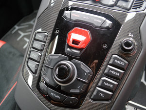 2015款LP 750-4 Superveloce 中控区