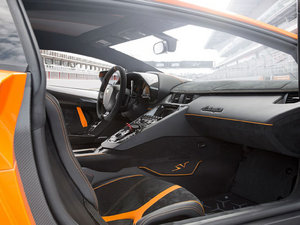 2015款LP 750-4 Superveloce 空间座椅
