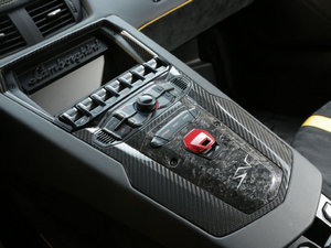 2015款LP 750-4 Superveloce 中控区