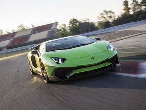 2015款LP 750-4 Superveloce 整体外观