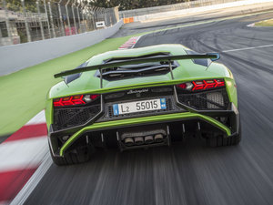 2015款LP 750-4 Superveloce 整体外观