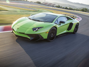 2015款LP 750-4 Superveloce 整体外观