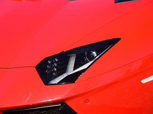 2011LP 700-4 (x)(ji)^