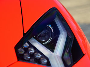 2011LP 700-4 (x)(ji)^