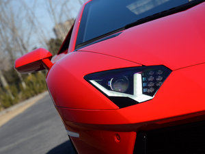 2011LP 700-4 (x)(ji)^