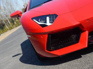 2011LP 700-4 (x)(ji)^