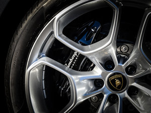 2016LP 600-4 Ї (ji)^