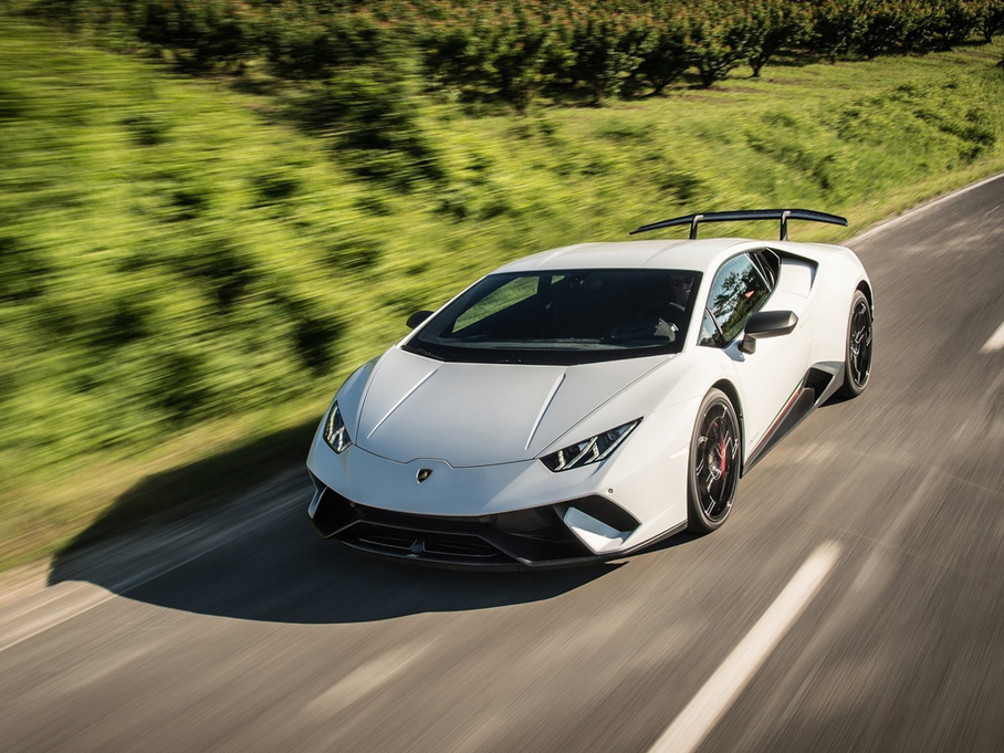 2017��Hurac��n Performante