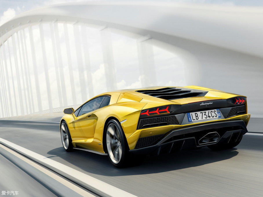 2017Aventador Aventador S