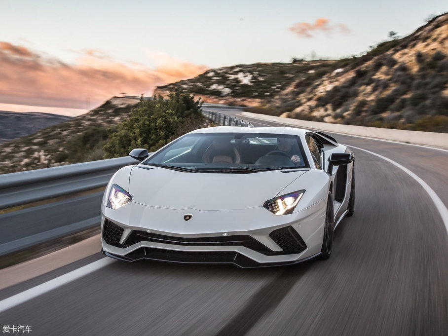 2017Aventador Aventador S